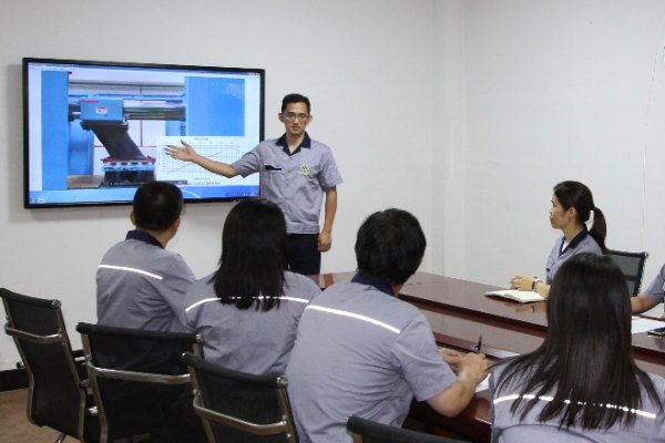 Warm congratulations on the successful production of our company's new LARGE PILING ELASTOMERS