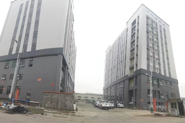 The topping out of the new plant of zhong xiang rubber a new stage of the company's project.